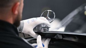 Autobauer in der Krise: Wie die Belegschaften die Rechnung der Vorstände zahlen