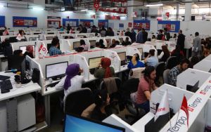 Çağrı merkezleri: Kulaklıkta müşteri, ekranda performans baskısı
