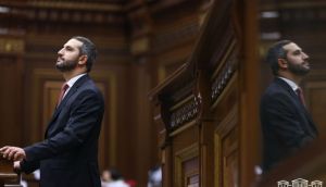 Ermənistan parlamentində türk kababı və Ramil Sə