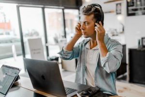 Écouter de la musique en travaillant, bonne ou mauvaise idée?