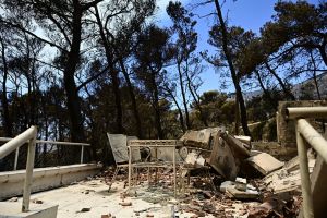 Οι τέσσερις συστημικές τράπεζες παγώνουν για έξι μήνες τις δόσεις δανείων των πυρόπληκτων
