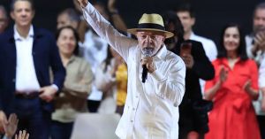 Lula promete reforçar Defesa com 28% da verba livre da pasta bloqueada