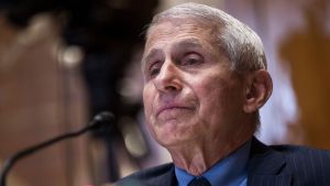 O Brasil está cheio de cúmplices das mentiras de Anthony Fauci