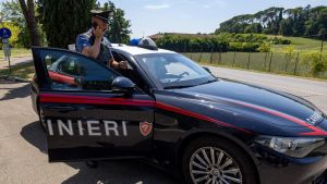 Sangue e paura nel b&b: doppio accoltellamento. Sullo sfondo liti per droga