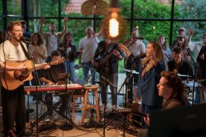 Deze kerk heeft nog geen eigen gebouw, wel een worship-ep: ‘Aanbidding is onze reactie op Gods genade’