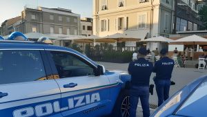 Ruba nel locale 6.500 euro: 20enne nei guai