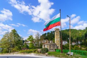 Democratising Socialism? A Global Minority History in Post-1989 Bulgaria