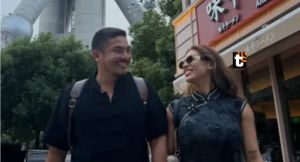 Erick Elera, su esposa Allison Pastor y sus hijos se fueron de vacaciones a Disney de China