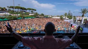 Euforia sin fronteras en la fiesta acuática del Circuit gay: 