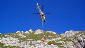In difficoltà in cresta sul Canin: padre e figli recuperati con l’elicottero
