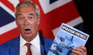 Politične težave ali morda kar zaton samooklicane ikone brexita