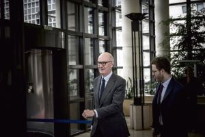 « Machine infernale », « poison », « nœud coulant » de la dette publique : comment le gouvernement cherche à imposer l’austérité au futur gouvernement