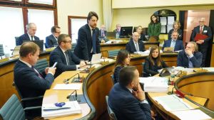 Autonomia, il presidente del Veneto Stefani corre: mercoledì 5 agosto giunta lampo per l’ok