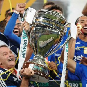 Pedrinho quer a chave da Sala de Troféus do Cruzeiro