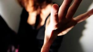 Maltrattamenti alla madre malata, arrestato professionista jesolano
