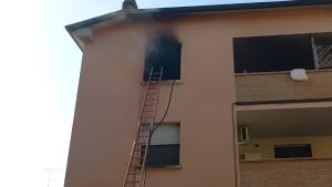 Gualtieri, fiamme in palazzina a Santa Vittoria