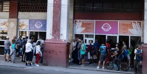 El castrismo y sus más de seis décadas de bandazos económicos