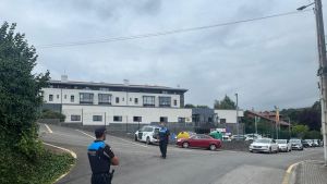 Una agente muerta y al menos un herido por un tiroteo en el cuartel de la Guardia Civil de Asturias