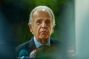 Está na hora de abrir o portão para José Múcio sair do governo