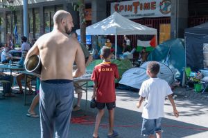 Comment le gouvernement Meloni tire parti d’un incendie pour expulser des centaines de personnes à Rome en pleine canicule