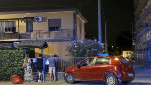 Fuori strada con il papà, resta grave la bimba di due anni