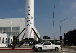SpaceX Shouldn’t Risk Its Credibility on Mobile Phone Service