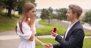 Dallas photographer snuck up to a couple and captured their proposal. They had no idea.