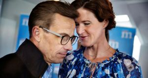 Anna Hedenmo: Deras vänner kan hugga dem i ryggen när som helst