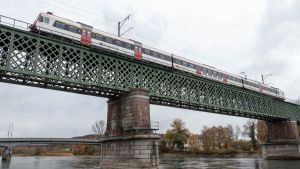 Deutsche Eisenbahner in Schweizer Loks: 2001 gibt es am Hochrhein neue Chancen auf der Schiene