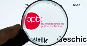 Politische Bildung: Die Bundeszentrale braucht einen Kurs – und eine neue Führung