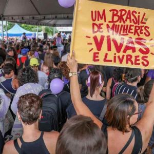Agosto Lilás em favor da mulher
