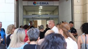 Μπαράζ αιτήσεων για συνταξιοδότηση: «Το φαινόμενο δεν έχει ακόμα κορυφωθεί»