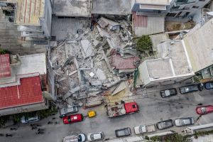 Υποδομές χωρίς έλεγχο: το κόστος το πληρώνει η κοινωνία