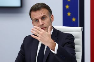 Carnets apocryphes d’Emmanuel Macron : Le Prince c’est moi - Episode 1