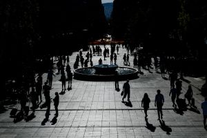 Κανείς δεν...