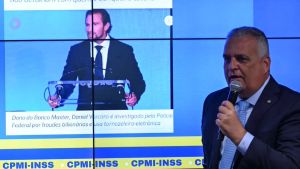 Como o entorno de Lula viu a “escolha” de Alfredo Gaspar para vice de Flávio Bolsonaro