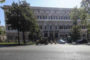 Governing the Lebanese Confessional State Without the Prime Minister
