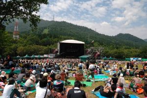 Flag-waving at Fuji Rock: Conviction or fashion?