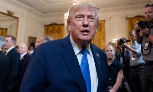 Trump znova skuša omejiti pravico do državljanstva: Sodišče je sprejelo napačno odločitev