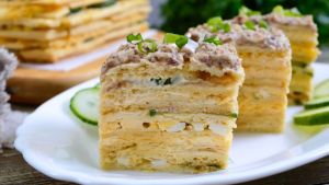 Slana rozen torta bez pečenja: Idealan izbor za letnju slavu