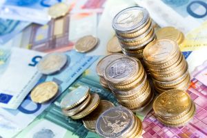 Πολεμούν την ακρίβεια με φοροαπαλλαγή σε διατακτικές σίτισης: Η νέα συνταγή των επιχειρήσεων αντί για αυξήσεις μισθών