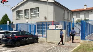 Rapina un supermercato a Marghera, arrestato dai carabinieri: domiciliari e braccialetto elettronico a un 55enne