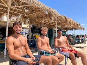Courting cancer? Israelis increasingly use viral UV index hack to get ‘instant tan’