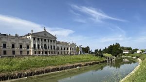 La Regione vieta la navigazione sul Naviglio del Brenta, la società: «Un disastro, qui chiudiamo tutti»