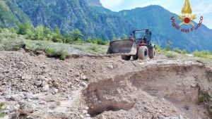 Maltempo, frana a Casera Razzo: 50 metri cubi di detriti sulla strada tra Veneto e Friuli