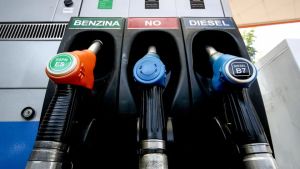 Caro carburanti in Veneto, Cgia: «Ci costa 106 milioni in più ogni mese»