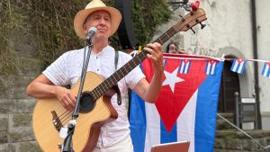 Musik im Blut und Gitarre in der Hand