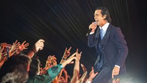 Muzička propoved pred skoro 10 hiljada ljudi: Nick Cave & The Bad Seeds na Kalemegdanu održali koncert koji će se dugo pamtiti