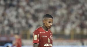La ‘U’ se fue insultada por 60 mil hinchas, la Trinchera pidió la salida de Velazco pero Cúper cree que jugó “su mejor partido”
