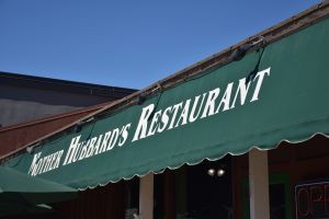 In the shadow of Calif.'s dead roadside icon, a historic diner carries on